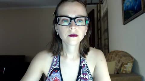 Snapshot of evangeline06 chatting on 07-23-26, 08:56 YourMistress online show from 07-23-26, 08:56