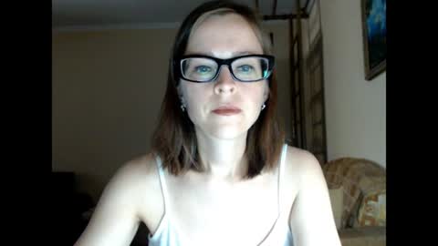 Snapshot of evangeline06 chatting on 08-03-26, 09:04 YourMistress online show from 08-03-26, 09:04
