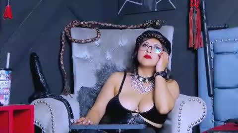 Snapshot of evangeline_17 chatting on 06-25-26, 12:54 Miss Evangeline online show from 06-25-26, 12:54