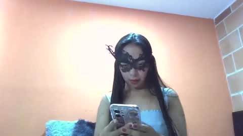 evangelinne_01 online show from 10-28-25, 01:14