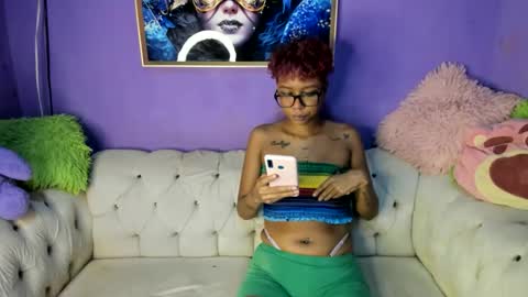 Snapshot of evangely15_ chatting on 10-30-25, 11:44 evangely15_ online show from 10-30-25, 11:44