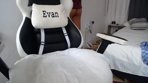 Evan online show from 12-22-24, 03:55