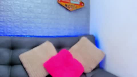 Snapshot of evans_susana chatting on 09-10-25, 03:34 Evan and Susan online show from 09-10-25, 03:34