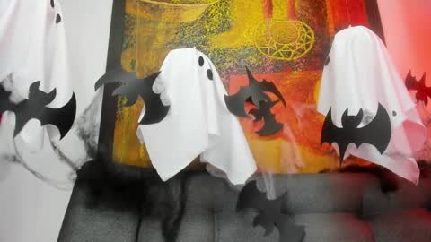 Snapshot of evans_susana chatting on 10-18-25, 03:46 Evan and Susan online show from 10-18-25, 03:46
