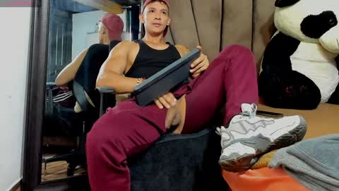   online show from 02-05-25, 12:17