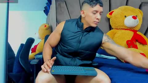   online show from 03-04-25, 01:17