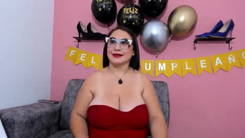evapalmer_1 online show from 10-29-25, 08:38