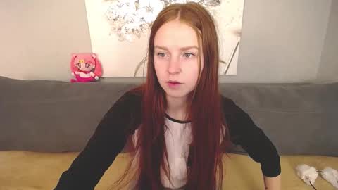 Snapshot of evarey_ chatting on 09-27-25, 04:17 Adelina online show from 09-27-25, 04:17