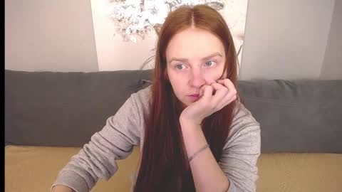 Snapshot of evarey_ chatting on 10-13-25, 04:12 Adelina online show from 10-13-25, 04:12