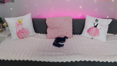 Adelina online show from 06-15-26, 04:47
