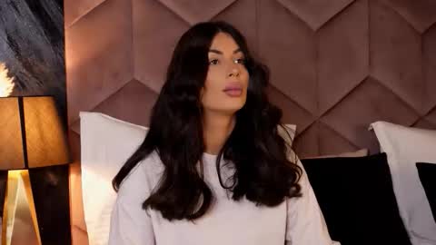 EvaRhea online show from 09-29-25, 02:49