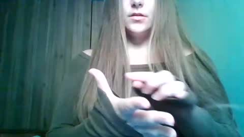 evasapples2026 online show from 06-12-26, 01:54