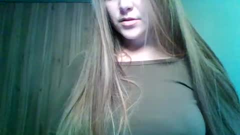 evasapples2026 online show from 06-17-26, 09:27