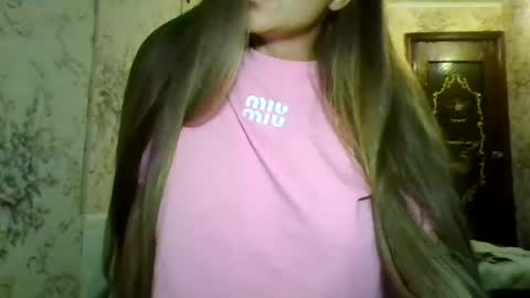 evasapples2026 online show from 07-21-26, 09:39