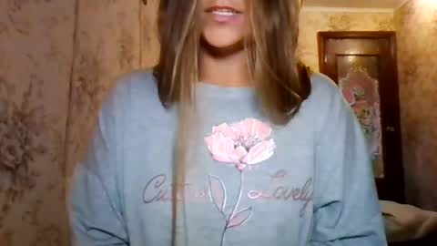 evasapples2026 online show from 07-26-26, 04:25