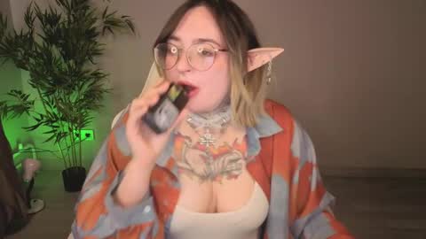 Snapshot of evathewitcher chatting on 05-27-26, 08:44 EvaTheWitcher online show from 05-27-26, 08:44
