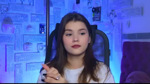 Eva  next stream -  - 1600 UTC2000  online show from 01-05-25, 10:10