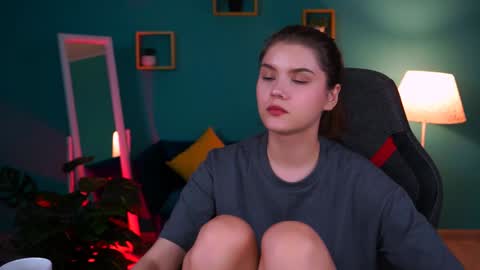 Eva  next stream -  - 1600 UTC2000  online show from 01-24-25, 07:07