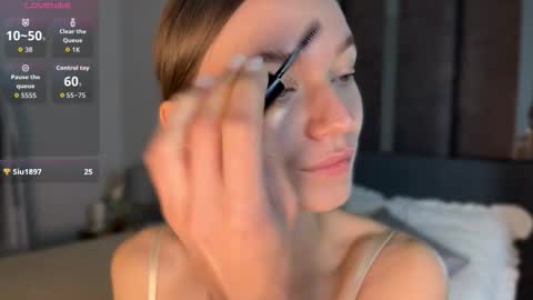 Snapshot of evatoniz chatting on 12-05-25, 01:25 Eva online show from 12-05-25, 01:25