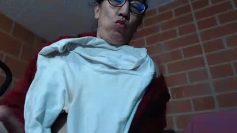 Snapshot of evatuya chatting on 02-21-26, 03:35 eva55 online show from 02-21-26, 03:35
