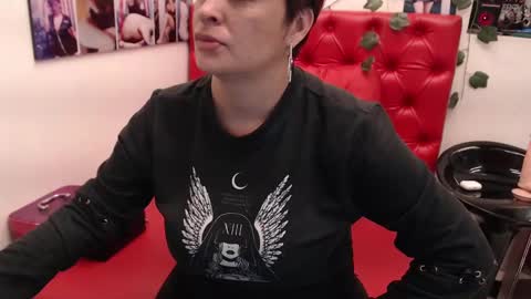 Snapshot of evatwiss chatting on 03-06-25, 11:25 Eva Twiss online show from 03-06-25, 11:25