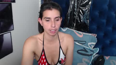 Snapshot of evawilliams_ chatting on 02-25-25, 10:39 Eva online show from 02-25-25, 10:39