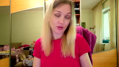Snapshot of evaxangelova chatting on 05-15-26, 09:38 EvaXAngelova online show from 05-15-26, 09:38