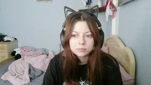 Snapshot of evelinamercer chatting on 06-11-26, 09:29 Alice 3 online show from 06-11-26, 09:29