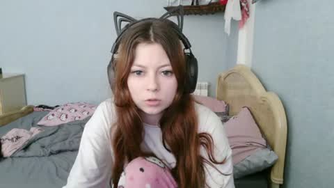Snapshot of evelinamercer chatting on 07-07-26, 09:02 Alice 3 online show from 07-07-26, 09:02