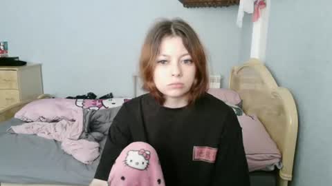 Snapshot of evelinamercer chatting on 07-14-26, 09:36 Alice 3 online show from 07-14-26, 09:36