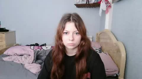 Snapshot of evelinamercer chatting on 07-14-26, 10:21 Alice 3 online show from 07-14-26, 10:21
