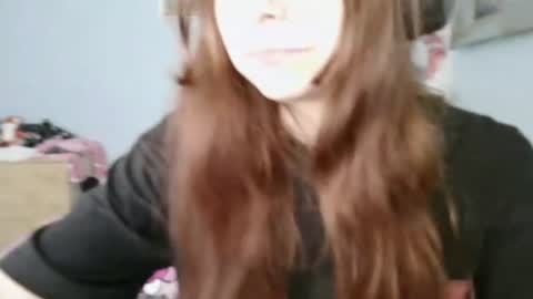 Snapshot of evelinamercer chatting on 07-28-26, 11:17 Alice 3 online show from 07-28-26, 11:17