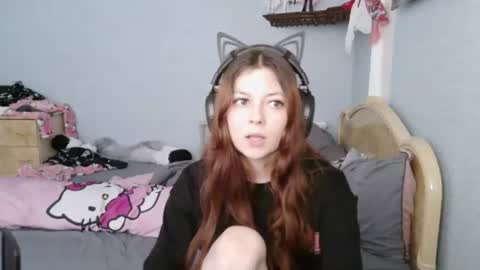 Snapshot of evelinamercer chatting on 07-28-26, 12:48 Alice 3 online show from 07-28-26, 12:48