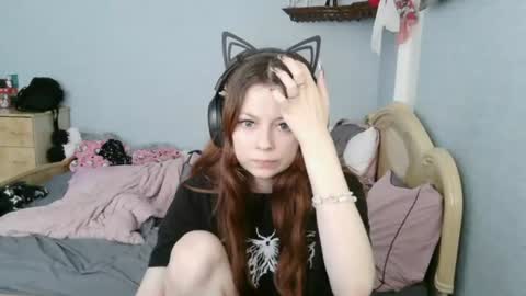 Snapshot of evelinamercer chatting on 08-03-26, 10:10 Alice 3 online show from 08-03-26, 10:10