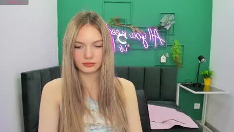 Eveline online show from 06-19-26, 09:02
