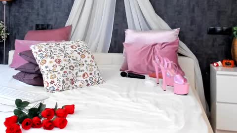 evellynereys online show from 02-13-25, 08:06