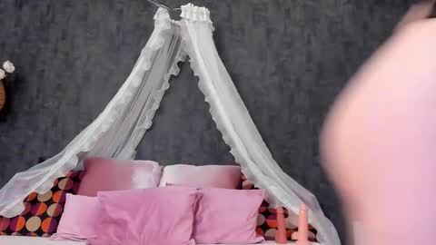 evellynereys online show from 09-18-25, 03:19