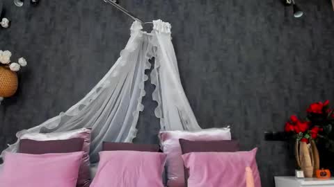 evellynereys online show from 10-20-25, 03:07