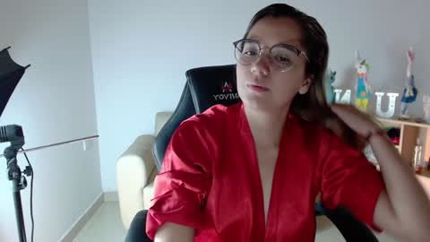 Snapshot of evelyn_2511 chatting on 12-04-24, 01:20 Evelyn online show from 12-04-24, 01:20