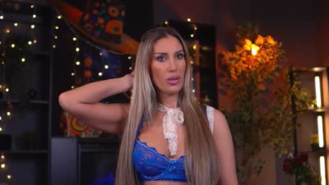 Evelyn online show from 12-20-25, 07:21