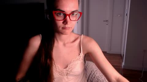 Snapshot of evelyn_gg chatting on 05-10-26, 09:58 Evelyn online show from 05-10-26, 09:58