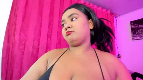 Snapshot of evelyn_sandoval chatting on 07-07-26, 01:30 Evelyn Sandoval online show from 07-07-26, 01:30