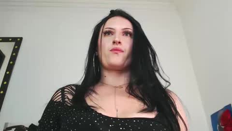 Snapshot of evelyn_sheeran chatting on 01-25-25, 06:34 Julieta online show from 01-25-25, 06:34