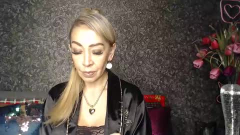 EvelynaGrey online show from 01-04-25, 04:23