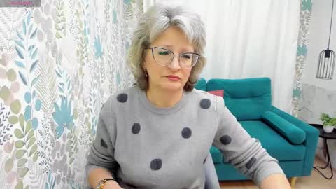 Evelyn online show from 02-11-25, 05:47