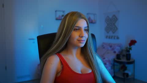 Snapshot of evelyncage_ chatting on 01-15-25, 07:34 evelyncage_ online show from 01-15-25, 07:34