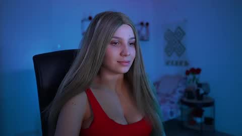 Snapshot of evelyncage_ chatting on 03-04-25, 10:16 evelyncage_ online show from 03-04-25, 10:16
