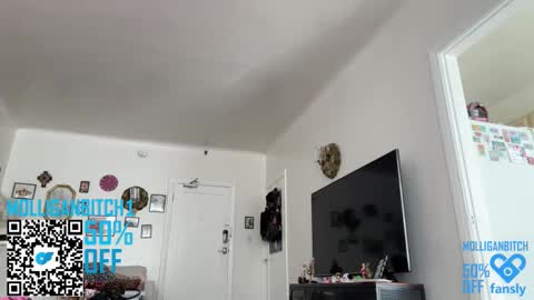 Snapshot of evelynforever chatting on 02-05-26, 09:30 Evelyn online show from 02-05-26, 09:30