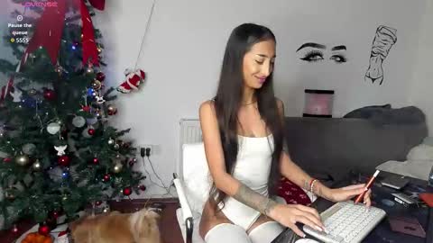 Evelyn online show from 12-16-25, 06:51