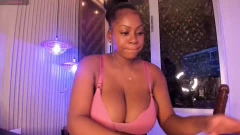 EvelynZoee online show from 10-08-25, 04:21